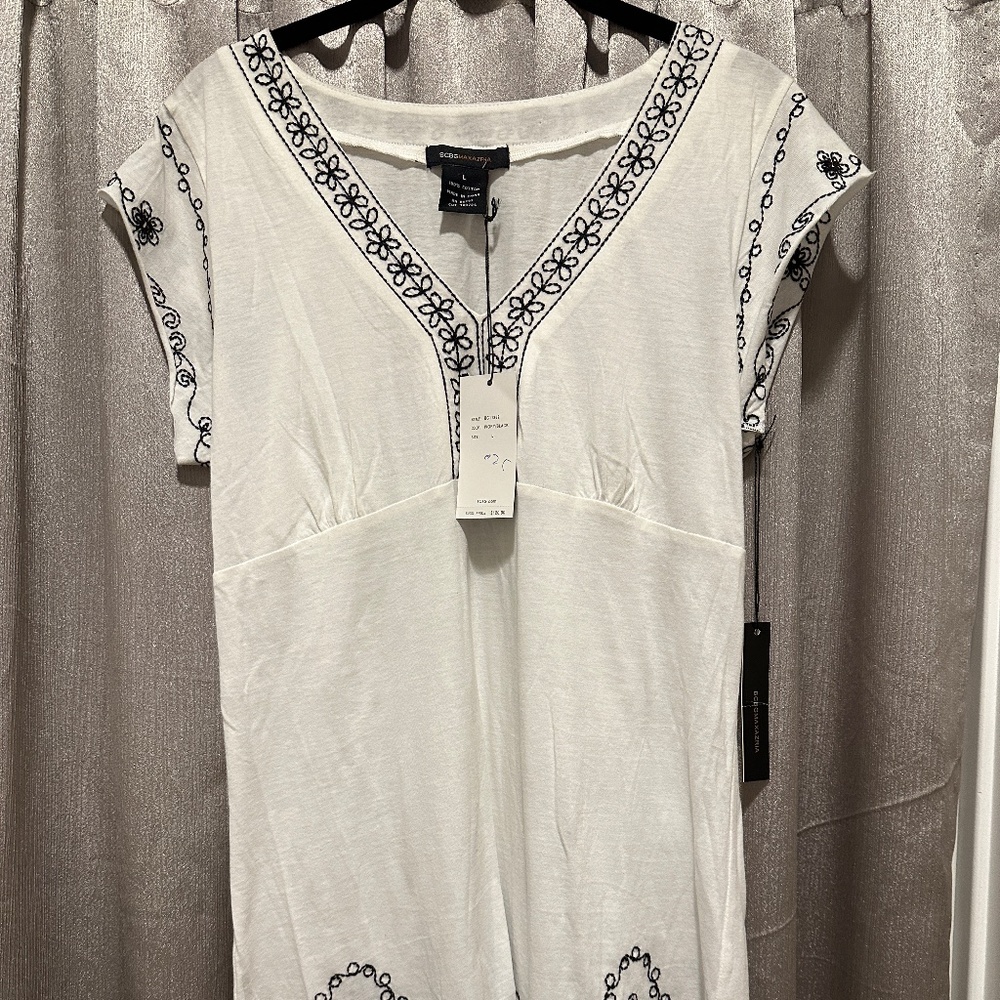 Ivory and Black BCBG Short Sleeve Embroidered Top NWT